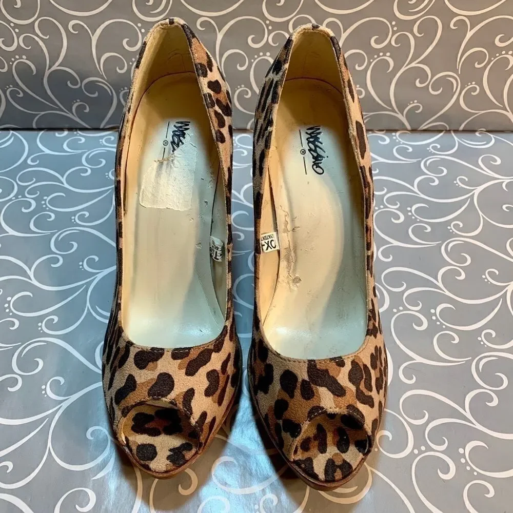 Leopard/Cheetah Print Faux Suede Peep Toe Heels 6.5